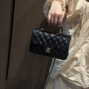 Classic CHANEL Bag: A Stylish and Versatile Choice for Elegance